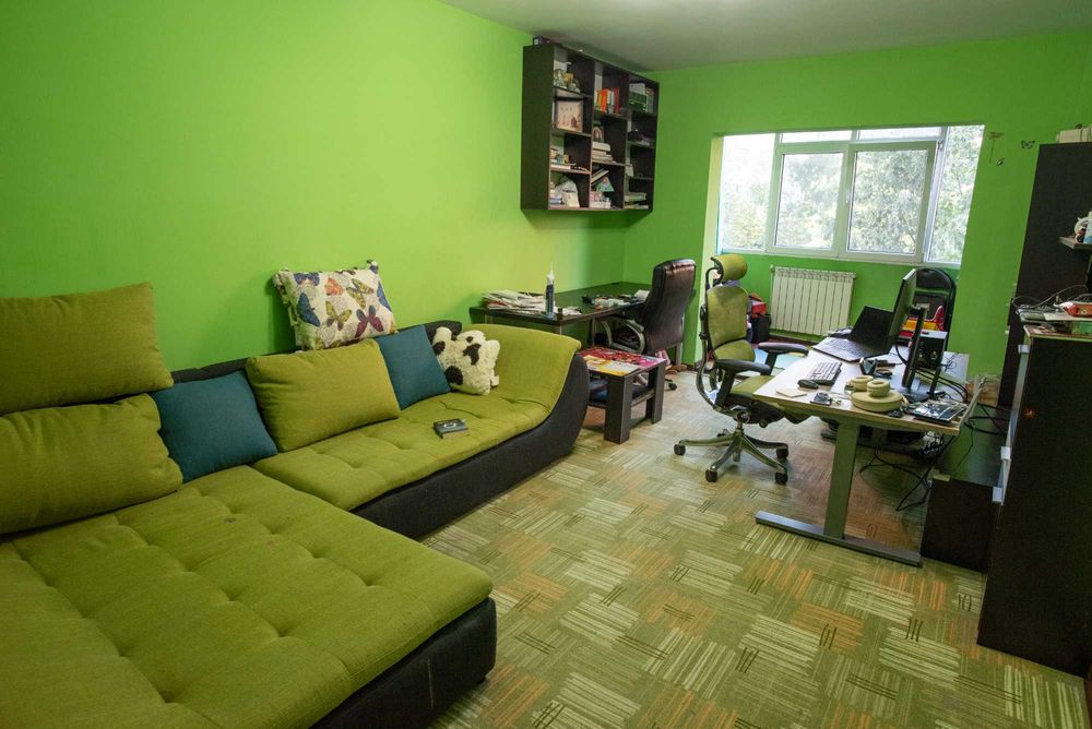 Vând apartament decomandat cu 3 camere în Podu Roș
