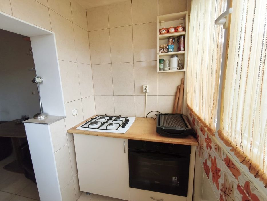 Proprietar, vând apartament tip PB, 3 camere , et.3, pe str Simion Barnutiu-la intersectia zonelor central, Calea Aradului, Prima