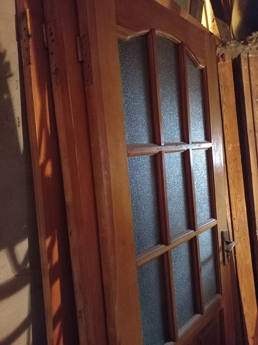 Двери деревяны целое