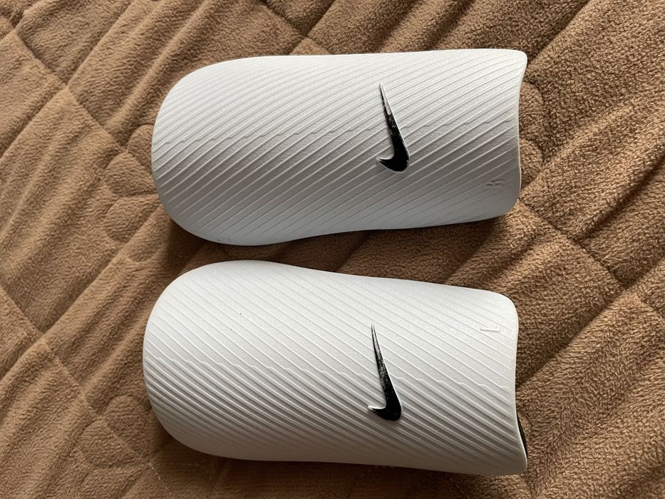 Aparatori fotbal nike