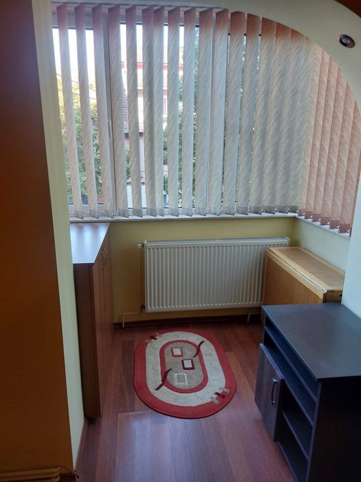Persoana fizica închiriez apartament 2 camere