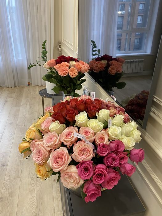 огромный букет роз 81 шт свежие