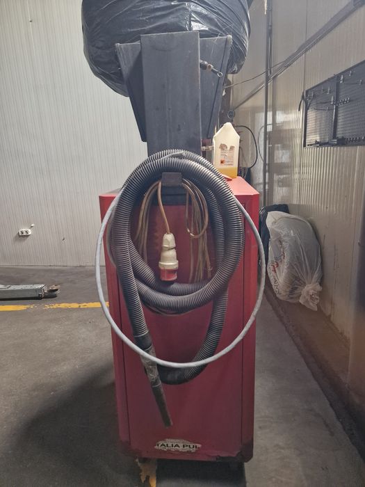 Masina aparat aspirator de spalat tapiterie injectie extracție italia