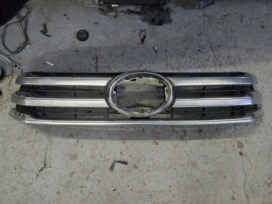 Бампер Тайота Хайлюкс