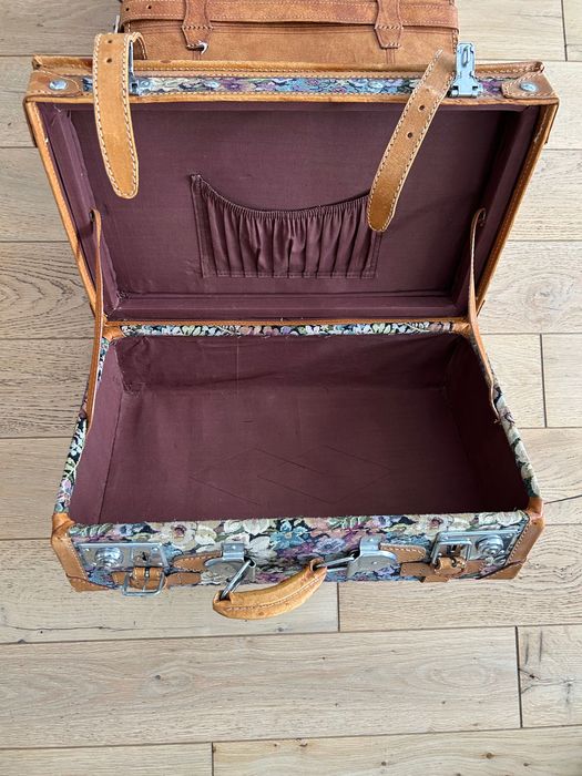 Винтидж куфар за ретро кола или декорация