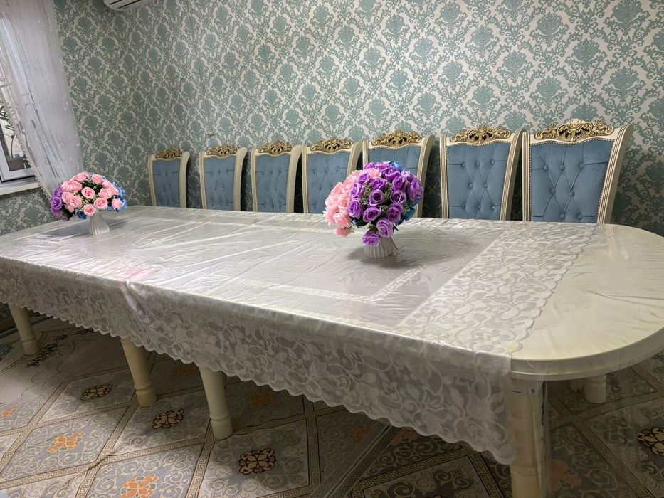 Продам Стол со стулями