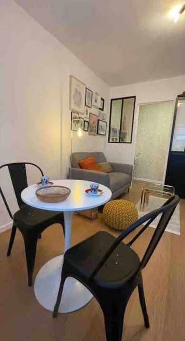 Дава се под наем Двустаен апартамент в Пловдив, Южен - 56 кв.м за 255 € - Снимка #1