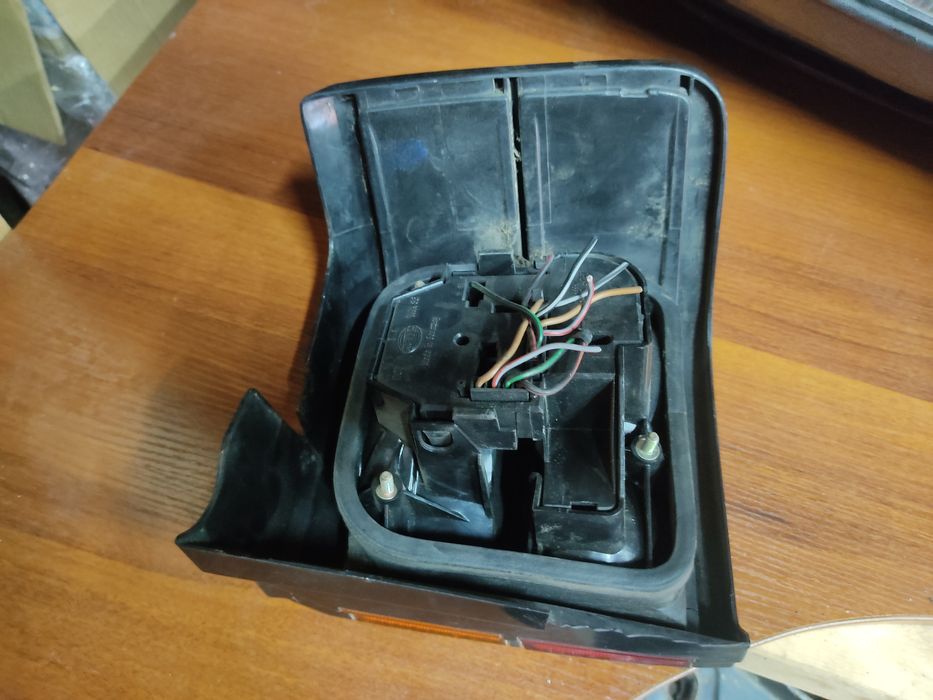 Фонарь левый пассат б3 седан