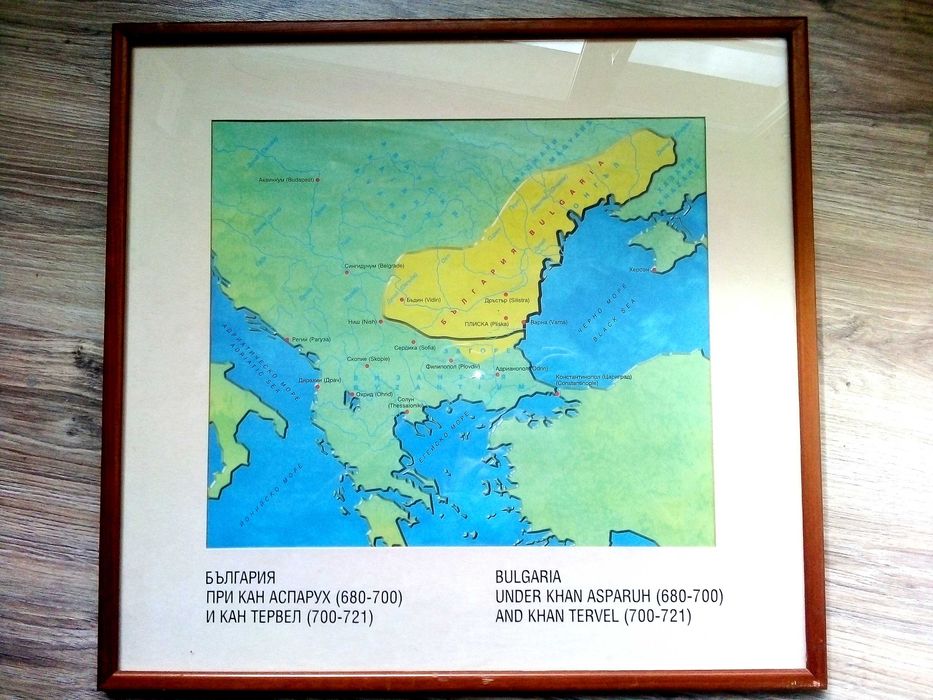 Исторически карти / картини на България в рамка 52см.х 49см 9 броя