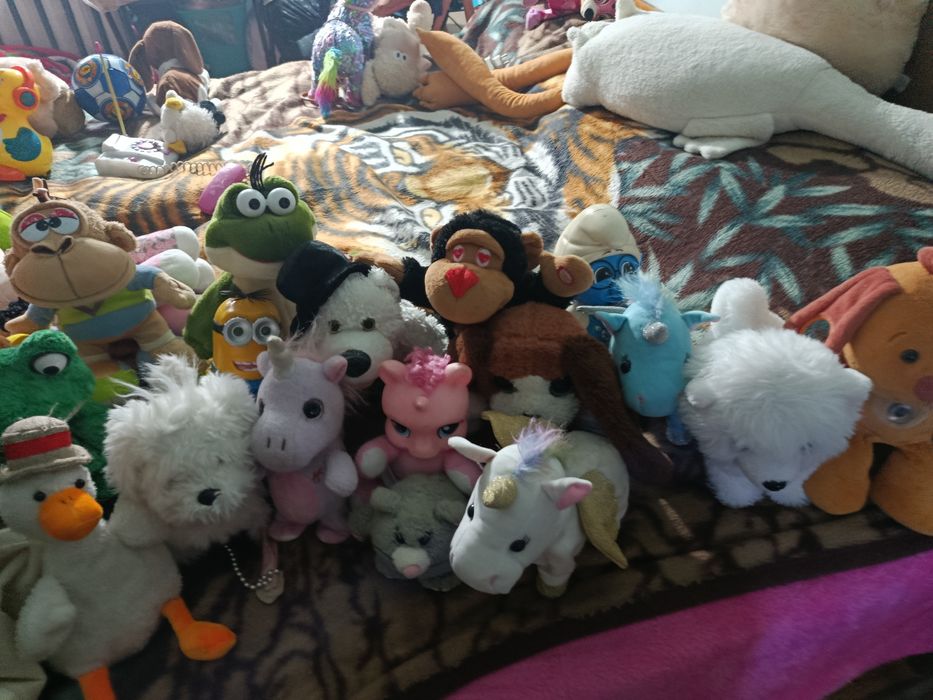 Продаю разные игрушки  на батарейках разные,работают