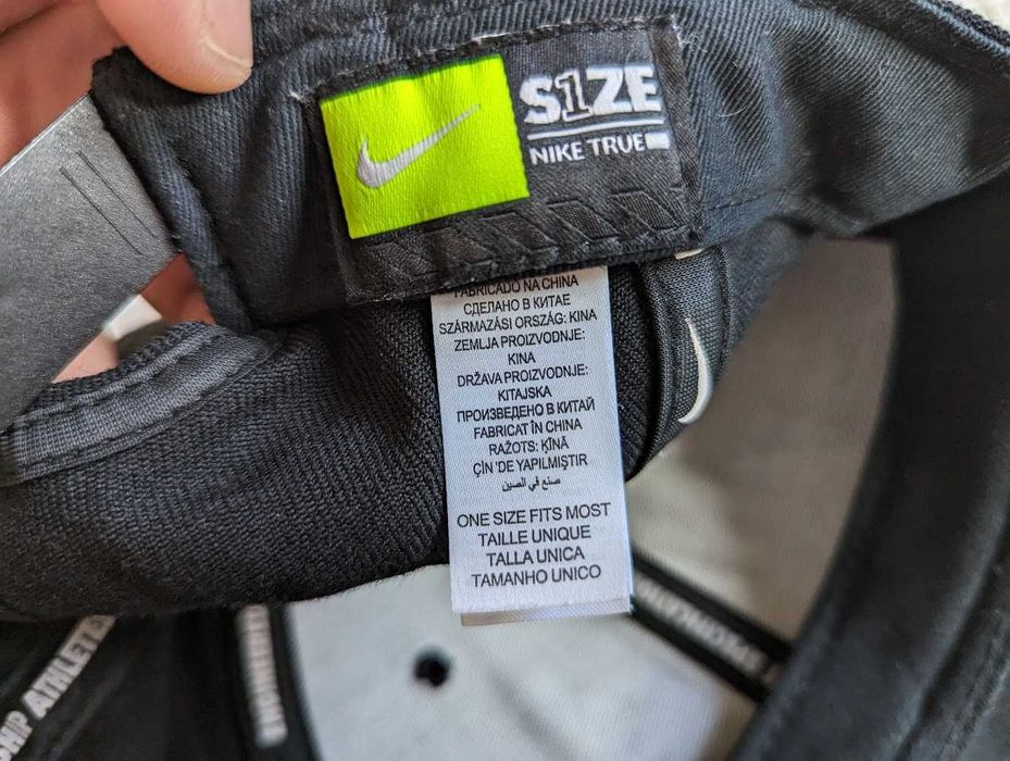 Oригинална шапка Nike нова! 100% вълна!