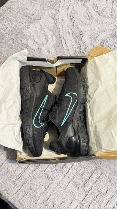 Продам Кроссовки  Nike