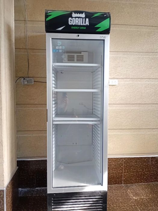 Vitrinali holodilnik