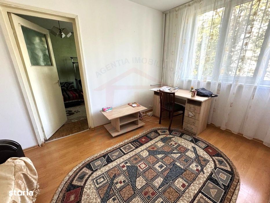 Apartament 2 camere, semidecomandat, etaj 1, Micro 19