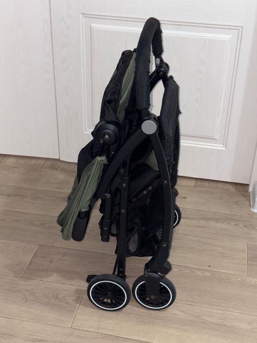 Продам новую коляску