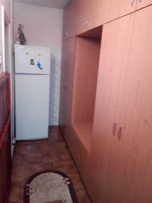 Proprietar ofer spre închiriere garsoniera.