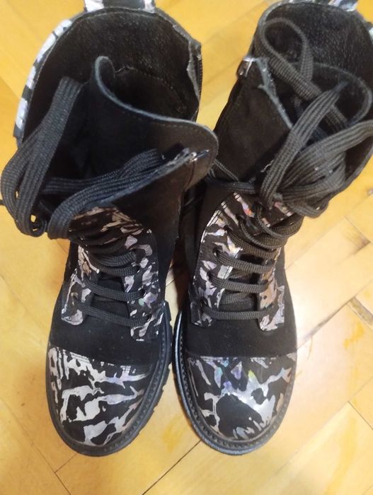 Кубинки ,цвят черен с хамелеон