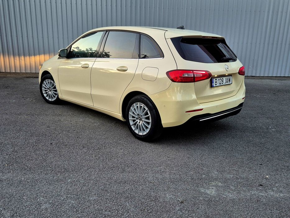 Mercedes B -CLASS 180 d //AN 2020 Accept si unele Schimburi