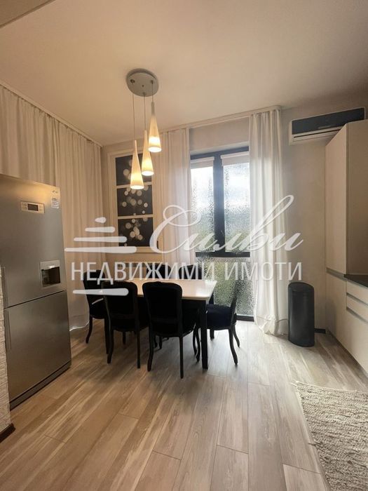 Дава се под наем Тристаен апартамент в Шумен, Томбул джамия - 80 кв.м за 459 € - Снимка #2