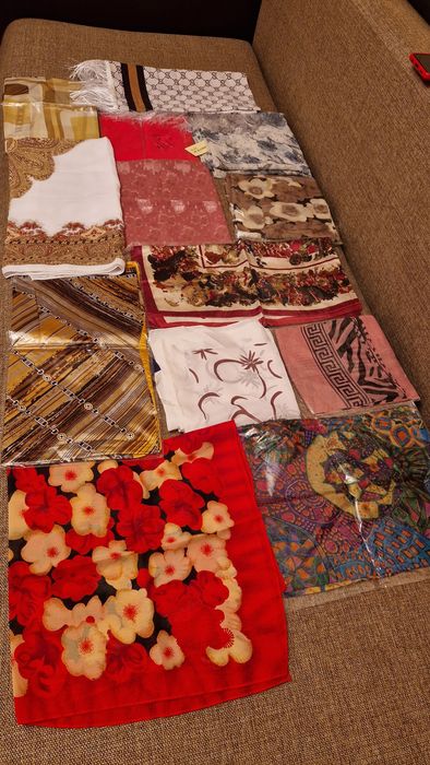 Срочно продаются платки ,шарфы