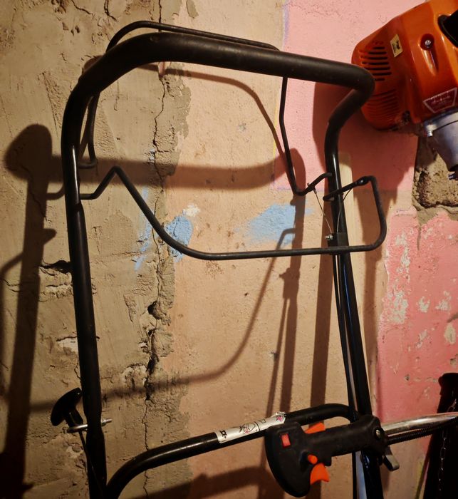 Vând cositoare gazon , grădină Honda GCV 160