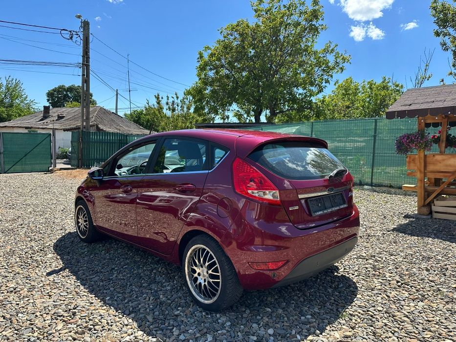 Ford Fiesta Titanium an 2009 pe Acte/ 1.6tdi-90cp/Navi/Climă/Adus Recent!