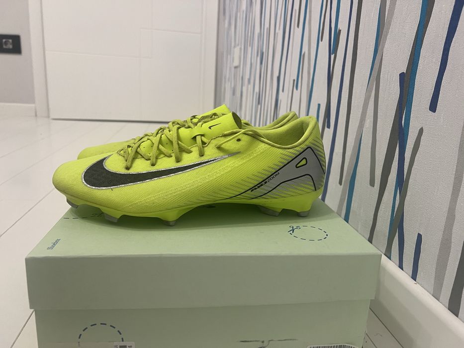 ghete de fotbal mercurial marimea 44 original + jambiere si sosete gri