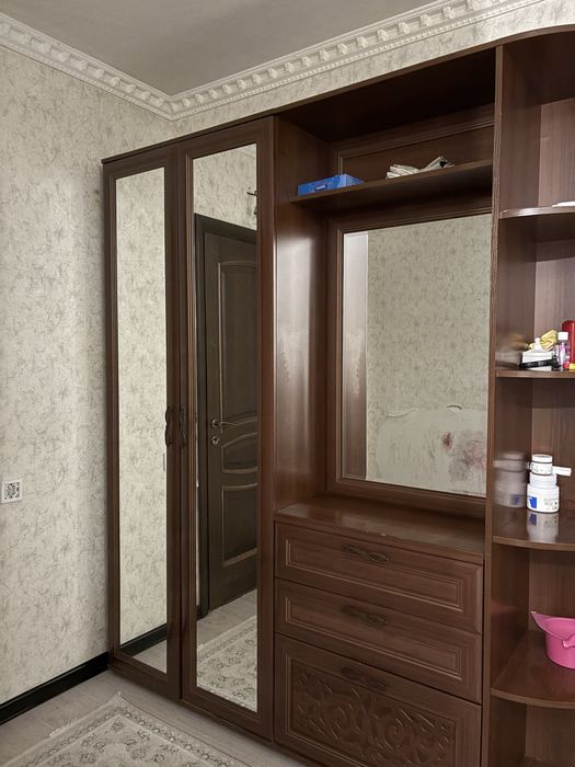 Продам шкаф в прихожую