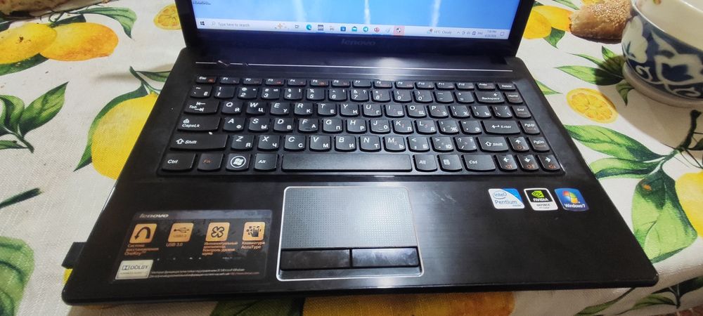 Нотбуок сотилади холати яхши ишлаб турибди