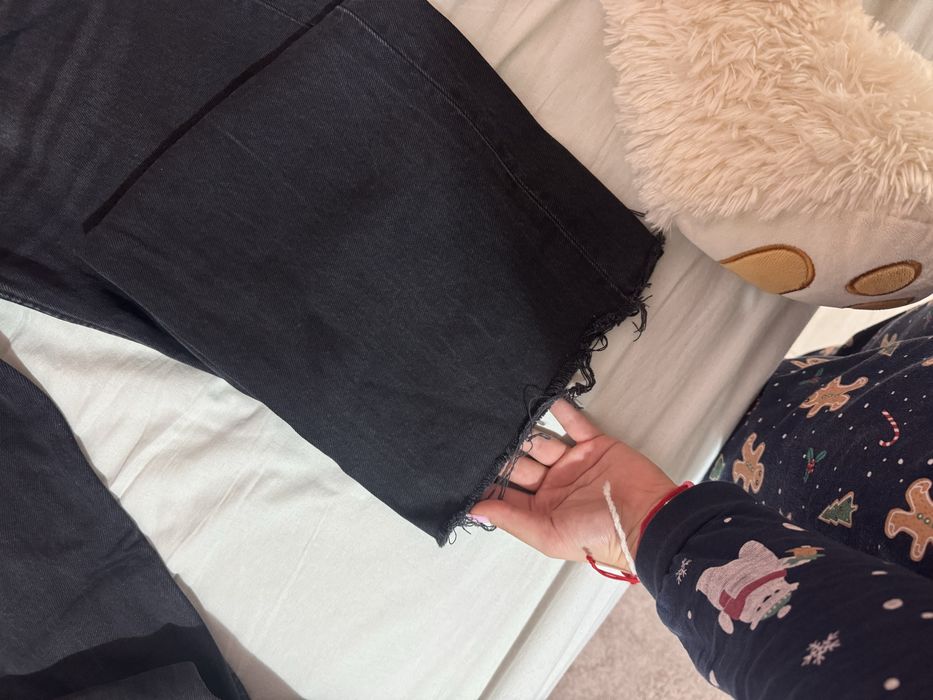 Черни дънки с широк крачол