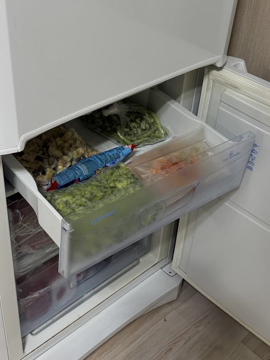 Продам холодильник