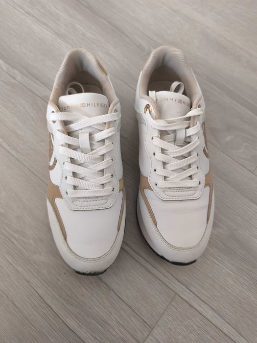 Дамски сникърси tommy hilfiger