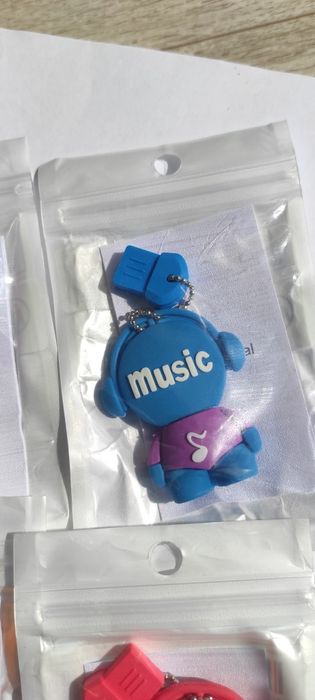 Продам флешки 64 GB