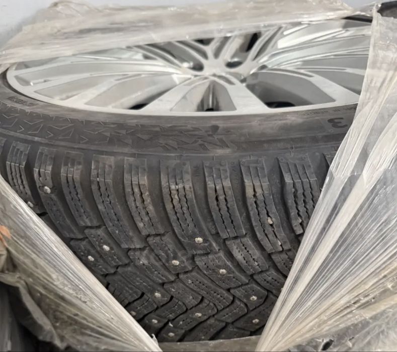 Продам диски ауди (audi) + шины (шипы)
