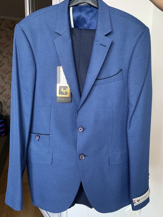 Новый мужской костюм