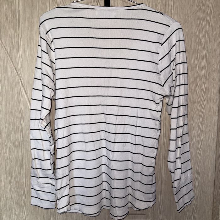 Дамска блуза на райета с връзки на деколтето