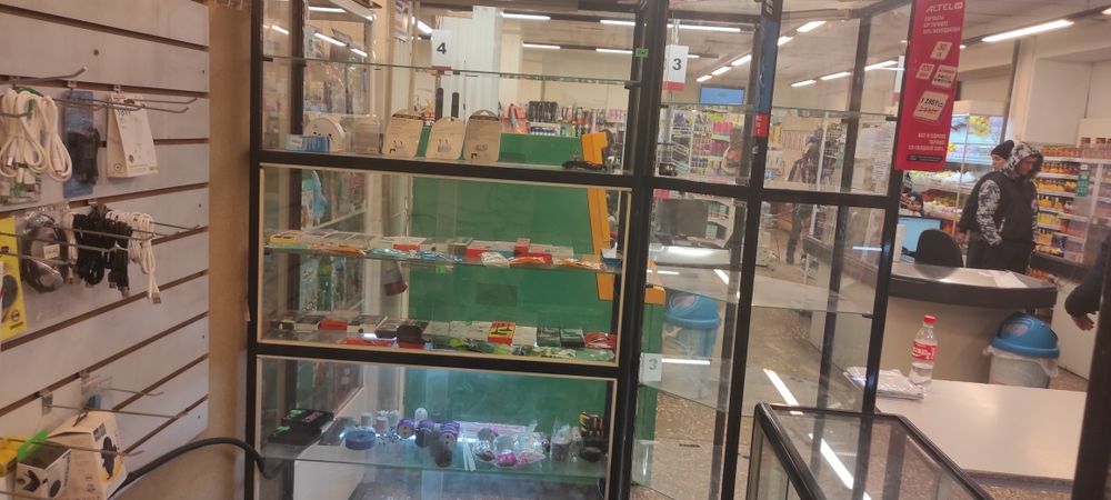 Витрины стеклянные