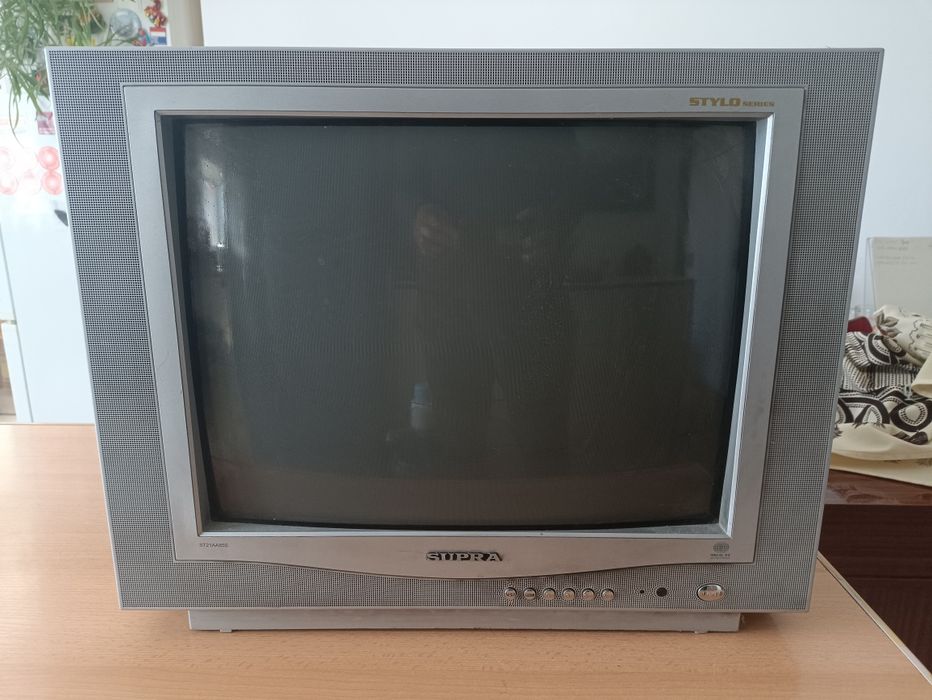 Телевизор Supra.