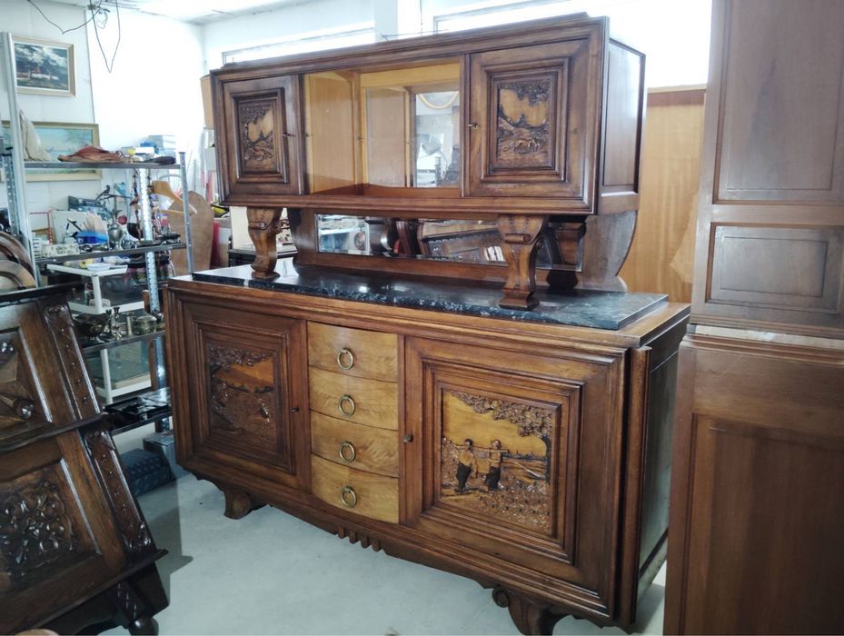 Шкаф с мраморен плот