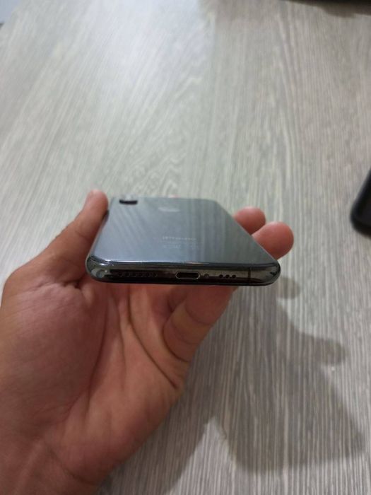 Iphone xs xotirasi 64 yomkust 75 radnoy feys bor troton yoq