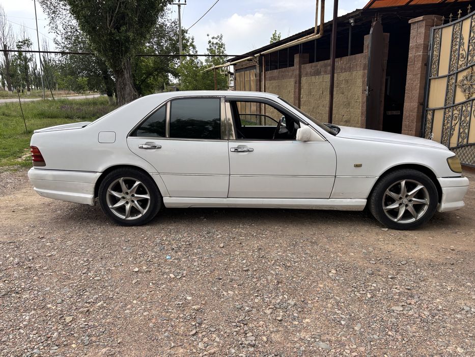 Mercedes-Benz S320 W140