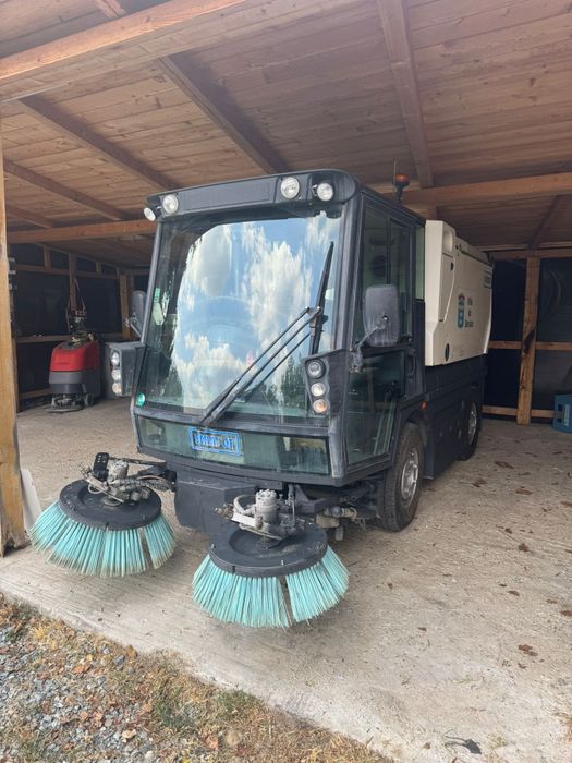 AutoMaturatoare aspirator stradal  Schmidt 2 perii aspirator karcher