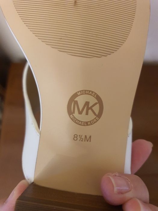 Босоножки женские