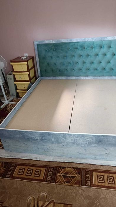 Продам кровать в хорошем состояний.