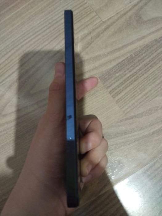 Телефон vivo Y100