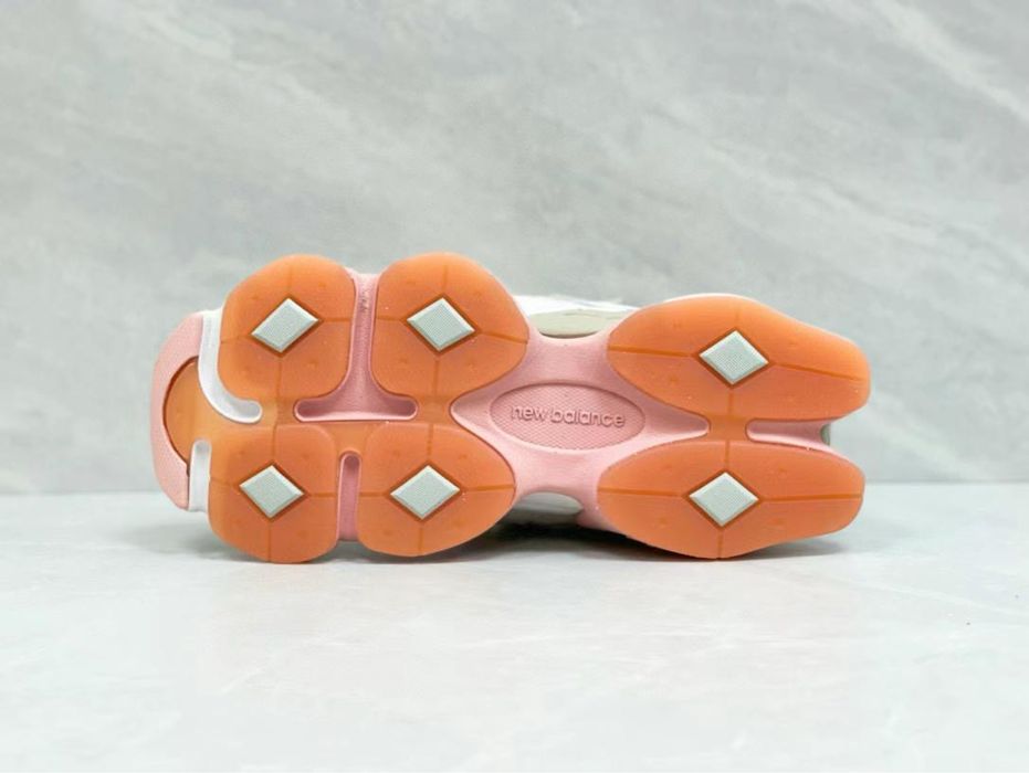 Нови дамски маратонки New Balance 9060 “Inside Voices Baby Shower Blue