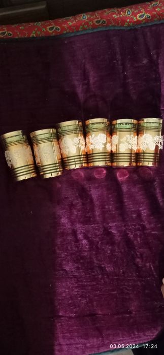 Stakan zelonniy zalatistiy