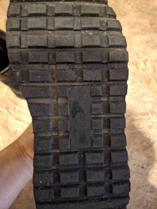 Ботинки зима 35р, трико 140см