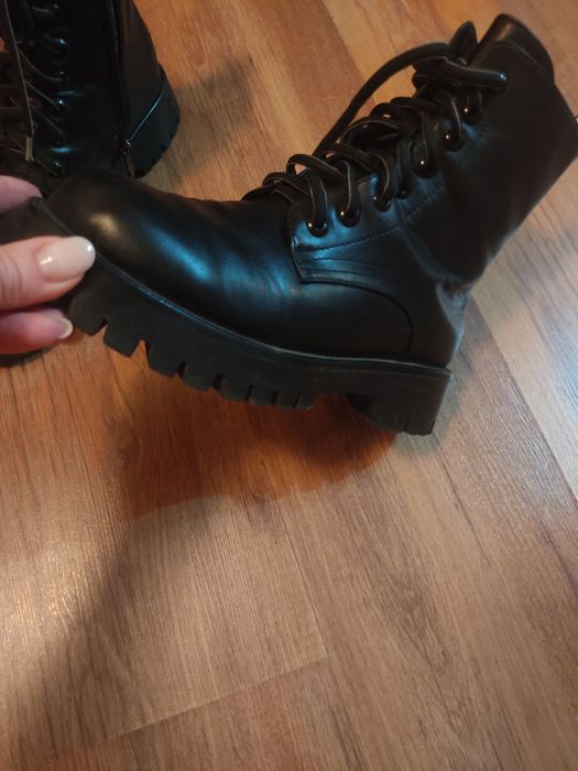 Продам демисезонные ботинки
