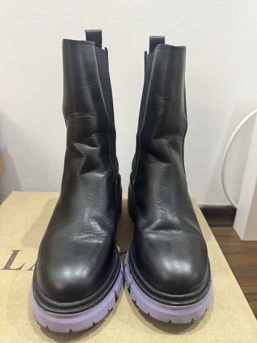 Vand ghete din piele. Apple of Eden